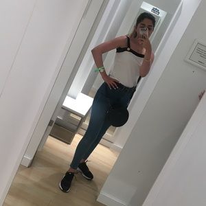 Meet your Posher, Rezvane